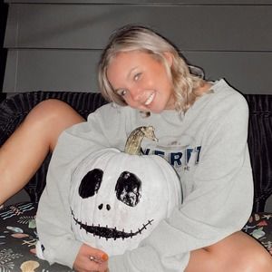 Meet your Posher, Gabriela